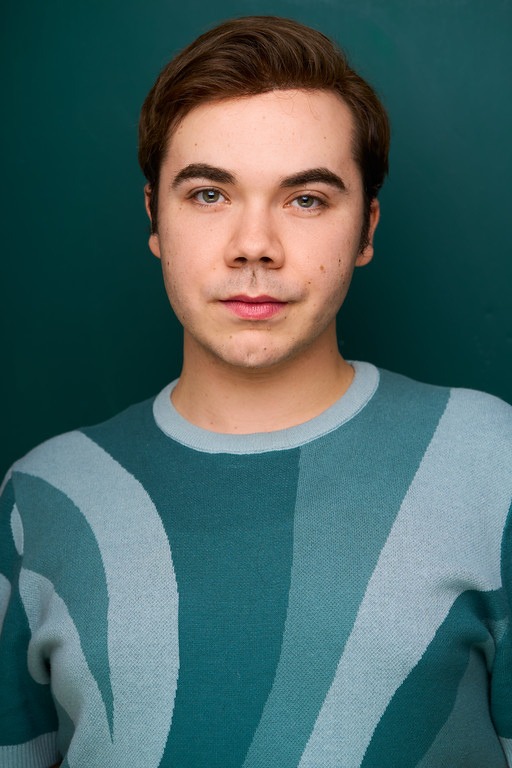 Max Romanenko Headshot and Resumé